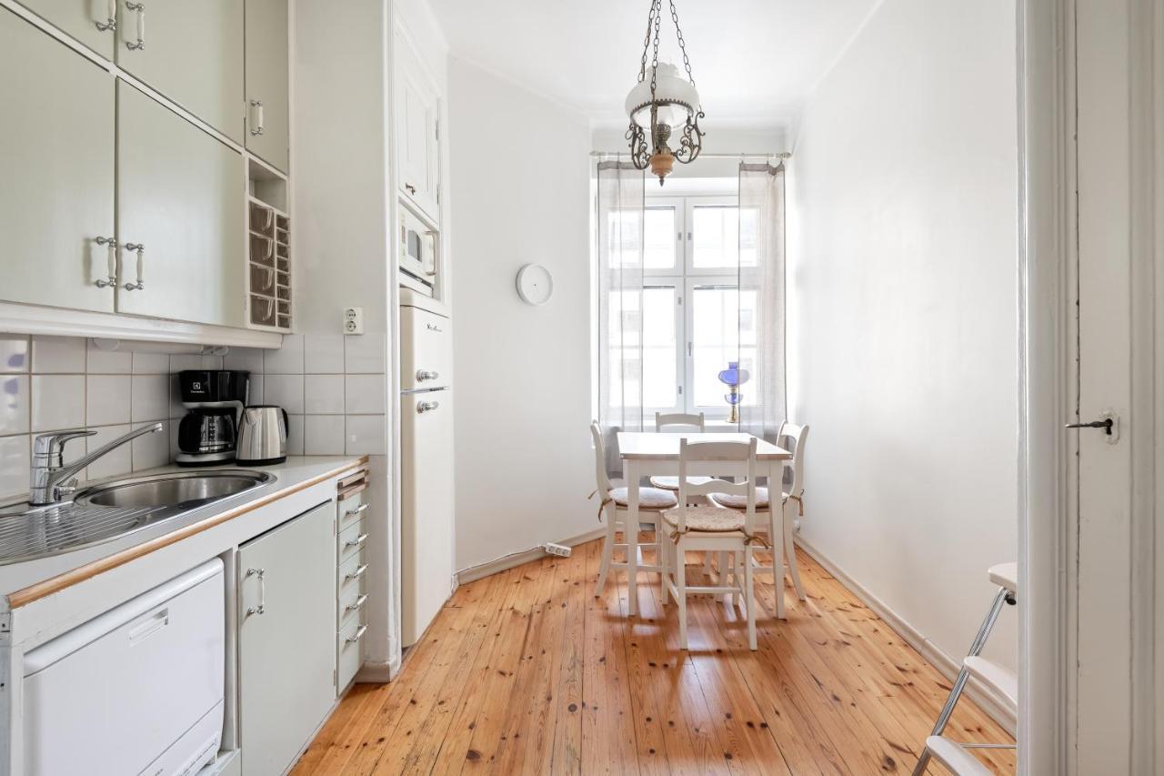 Wehost Spacious Studio For 5 With A Kitchen Helsingfors Exteriör bild
